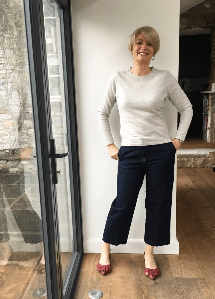 Indigo jeans try-on