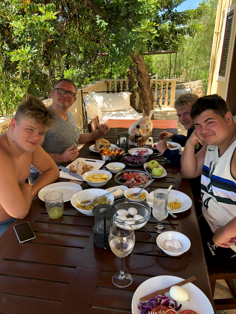 Garnetts, Kalkan travel