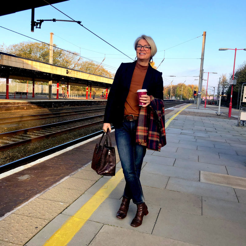 casual chic for women over 40