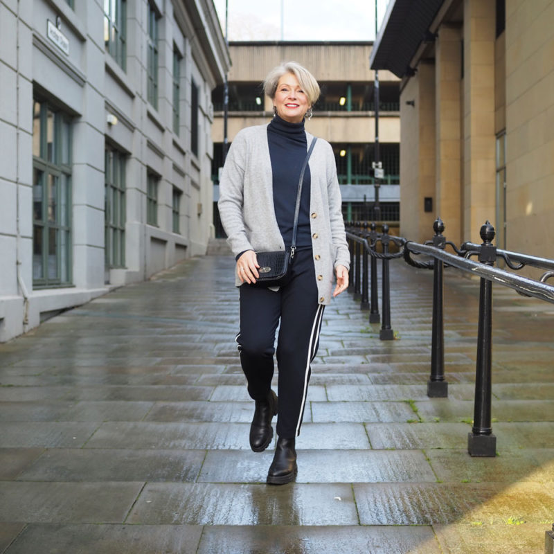 Midlifechic athleisure outfit