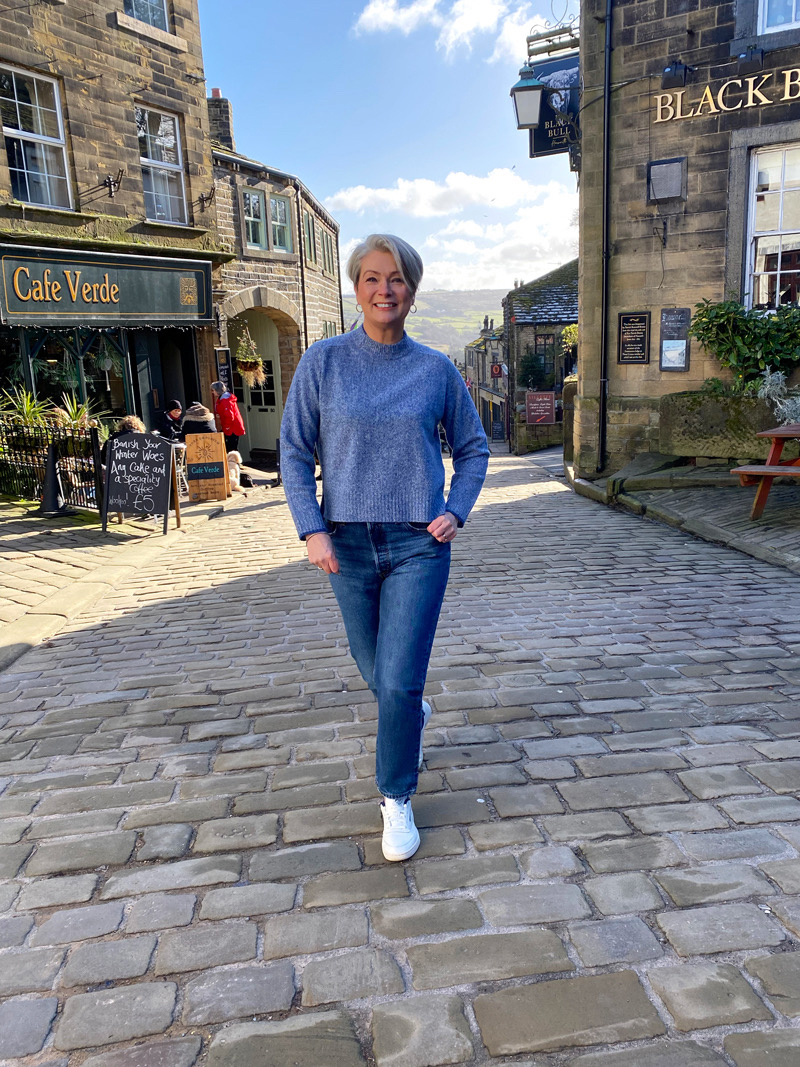 Midlifechic jeans outfit