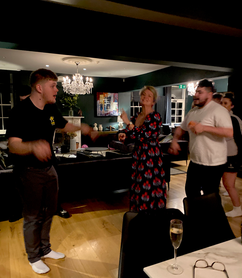 Midlifechic kitchen disco