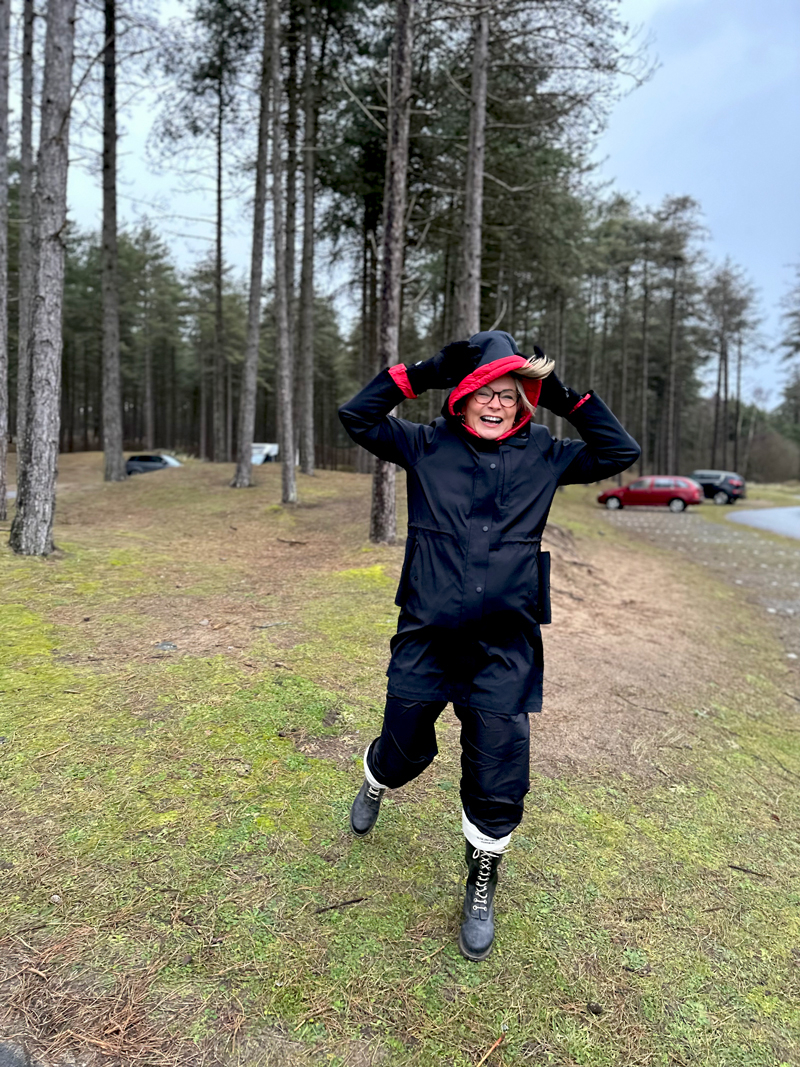 Midlifechic walking