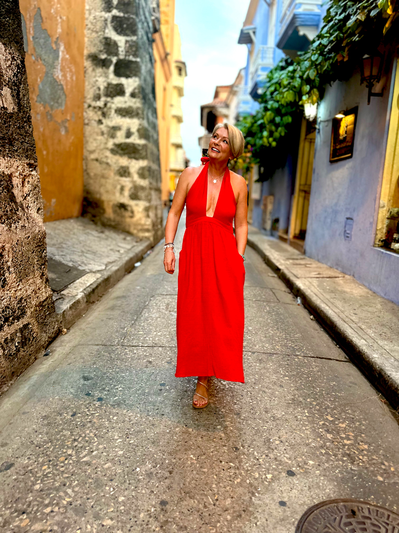 Nikki Garnett, Midlifechic, midlife holiday style, Colombia