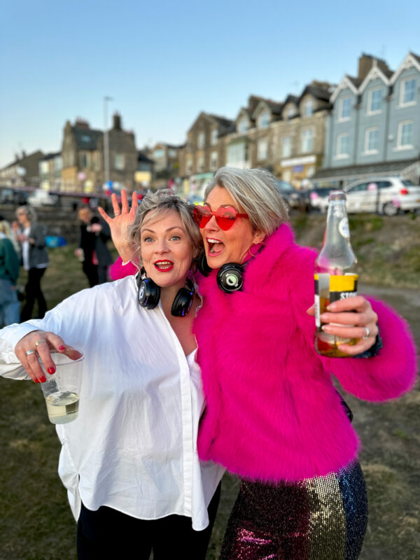 Nikki Garnett, Sarah Jackson